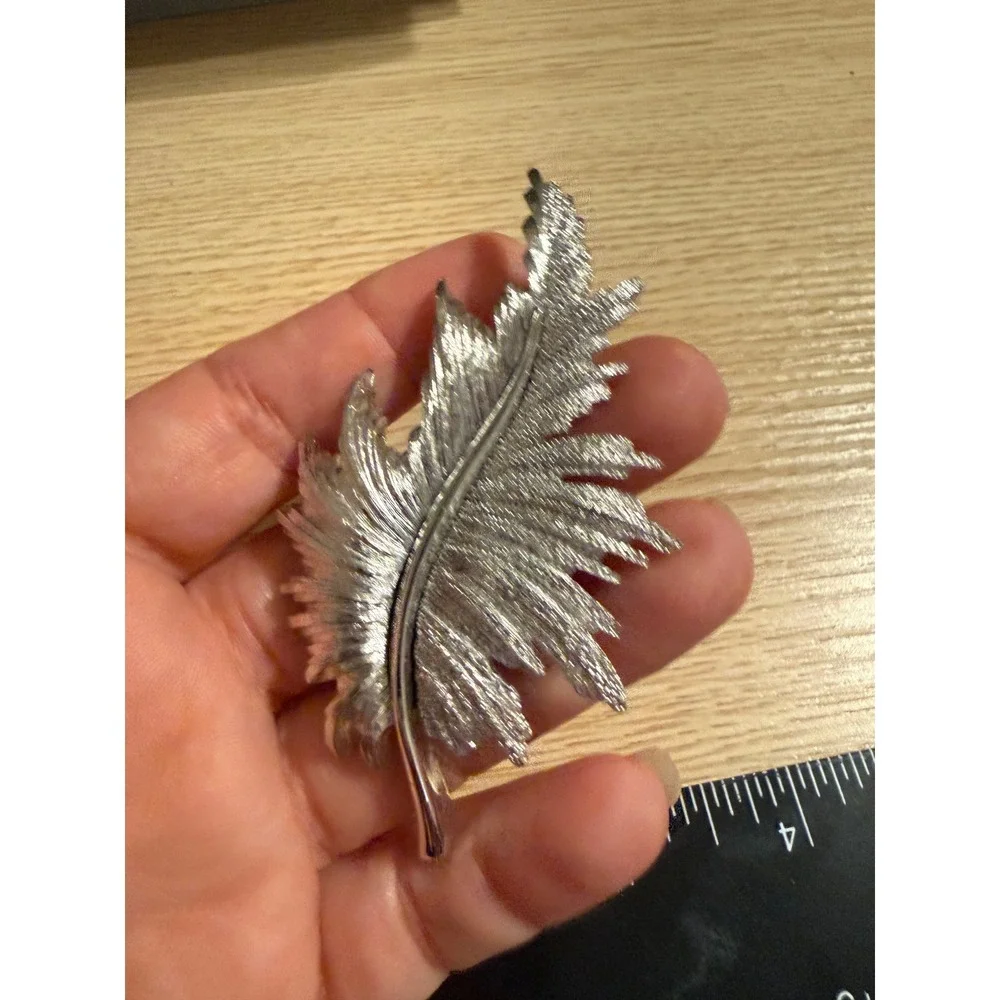 Monet Vintage Silver Tone Large Leaf Brooch Textured Feather‎ Statement Pin